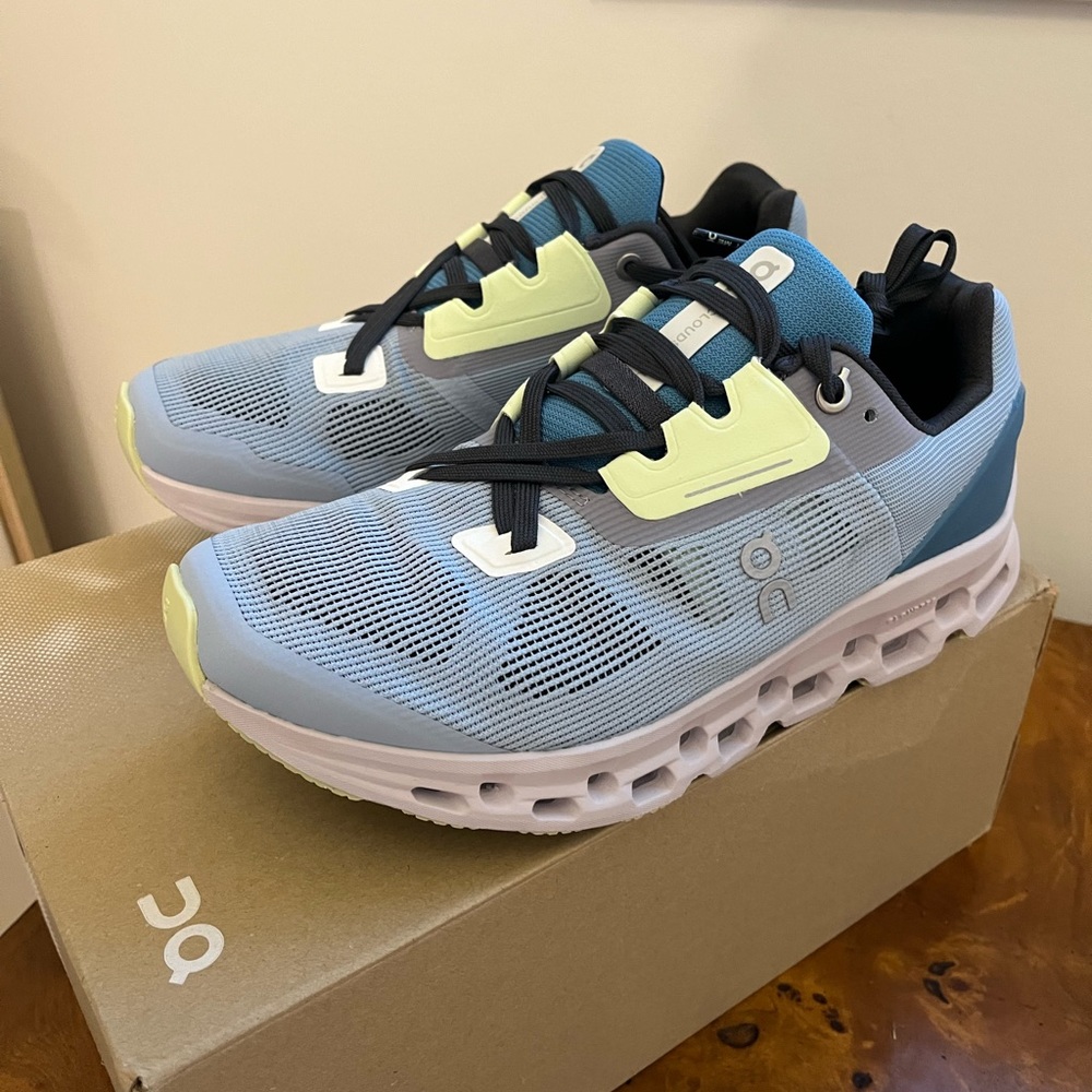 SOLD On Cloudstratus Chambray Lavender 6.5W